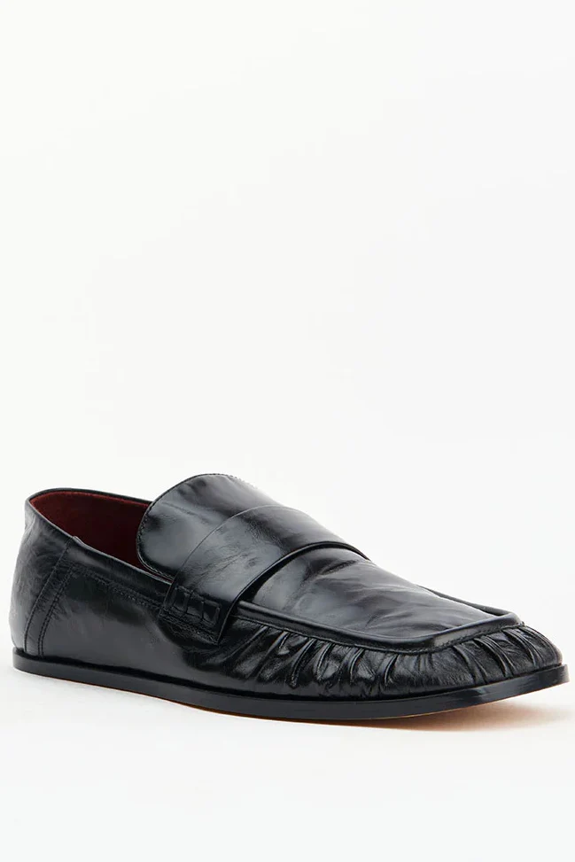 ALIAS MAE Womens Kruz Loafers in Black Oily Leather