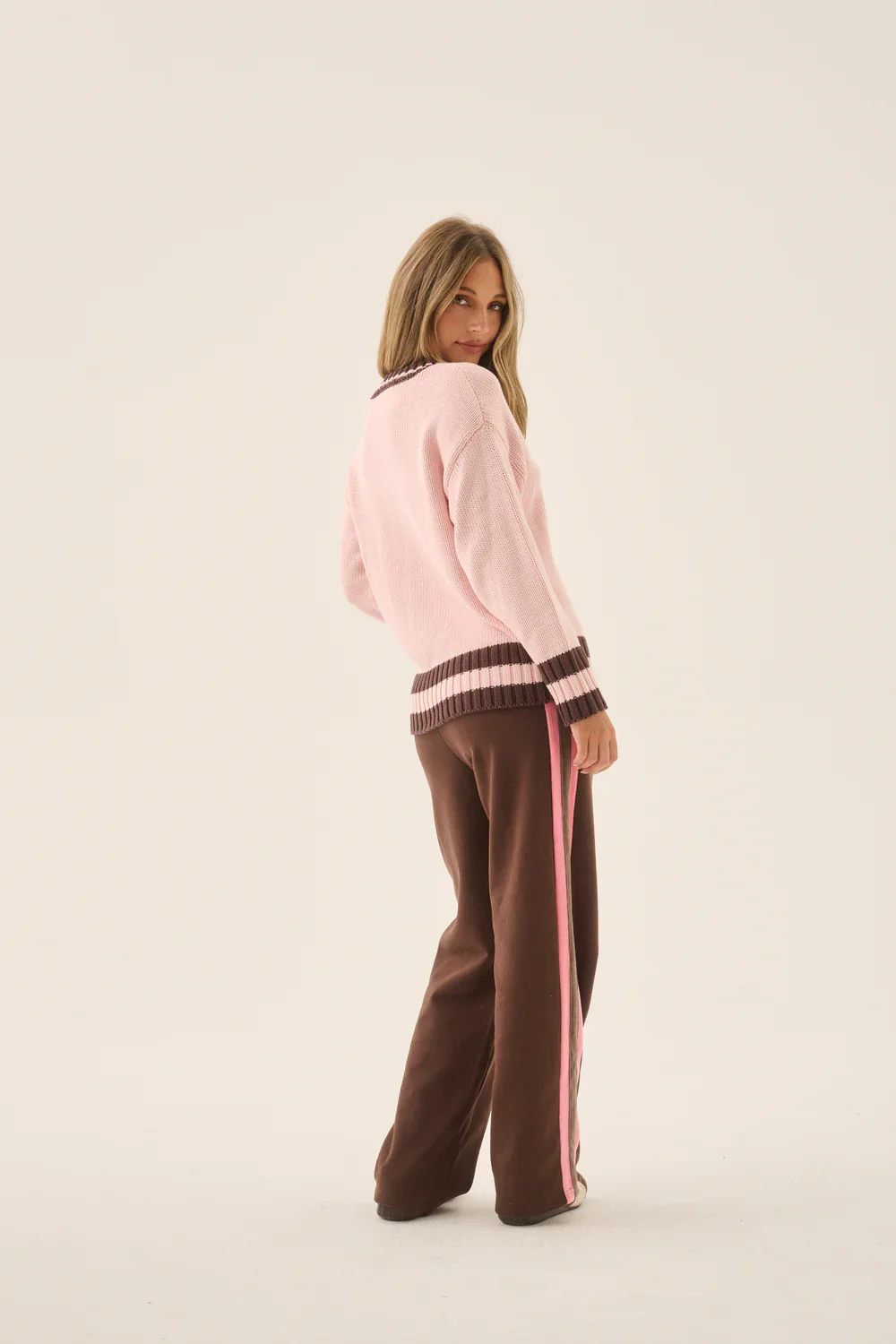 ARAMINTA JAMES Womens AJ V Neck Knit Sweater in Dusty Rose - Image 4