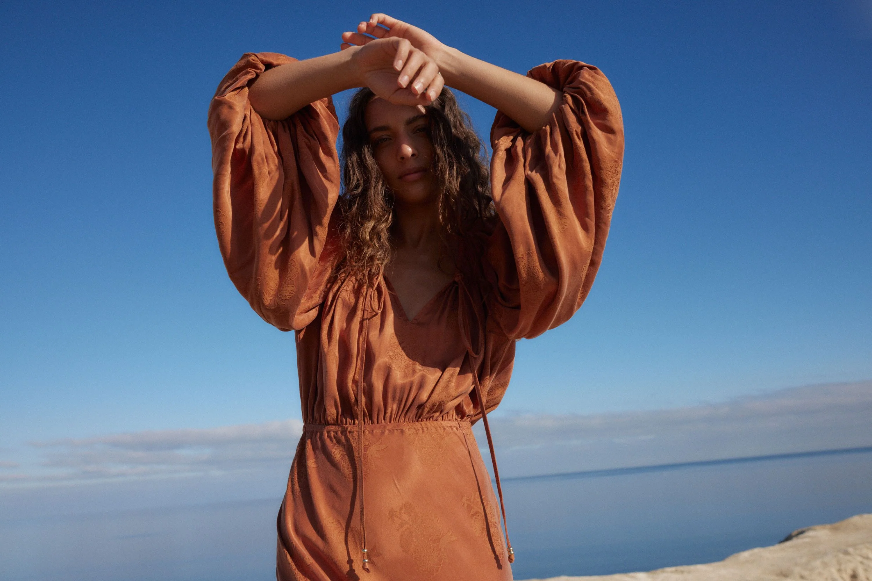 AUGUST THE LABEL Womens Zelda Midi Dress - Rust - Image 12