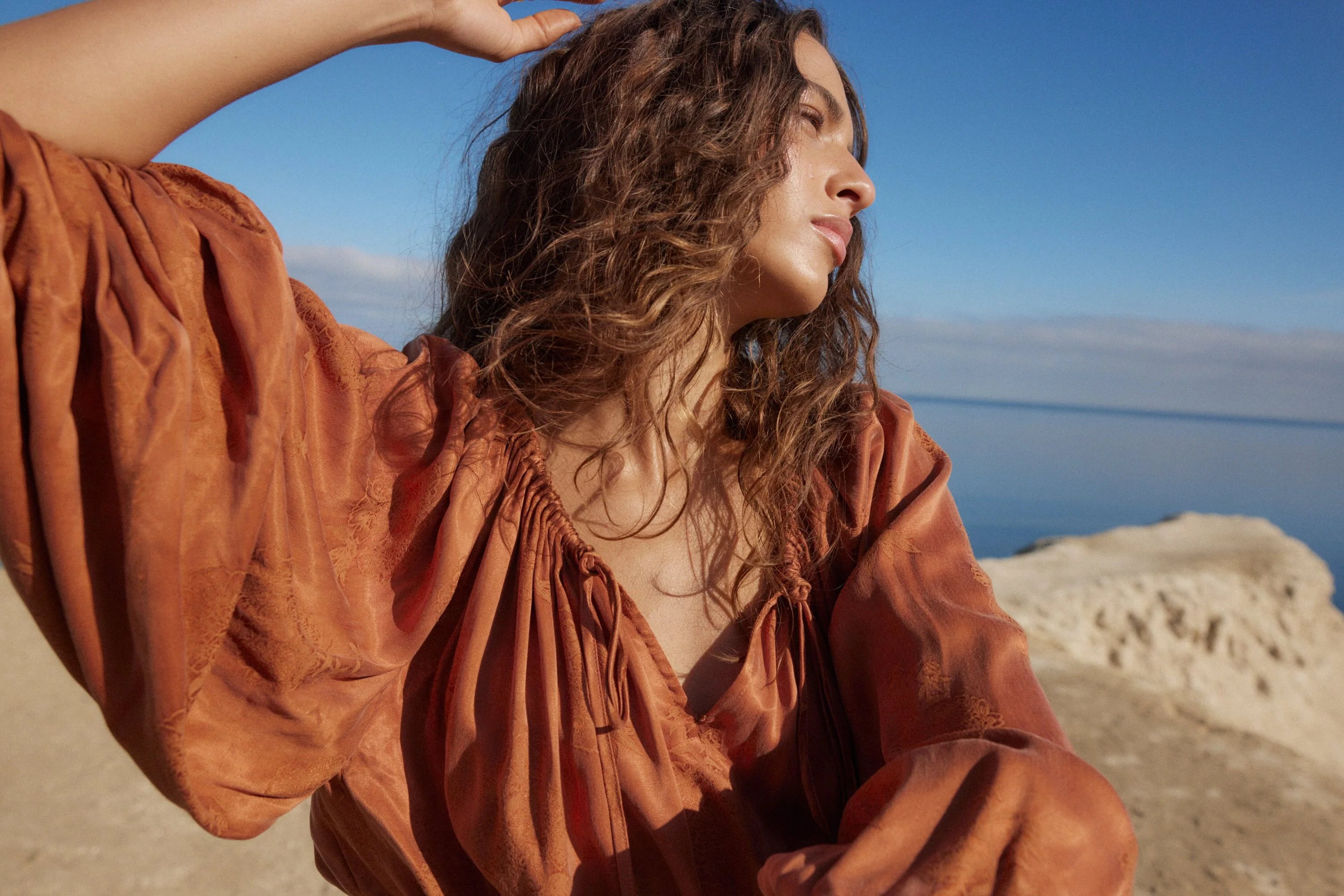 AUGUST THE LABEL Womens Zelda Midi Dress - Rust - Image 17