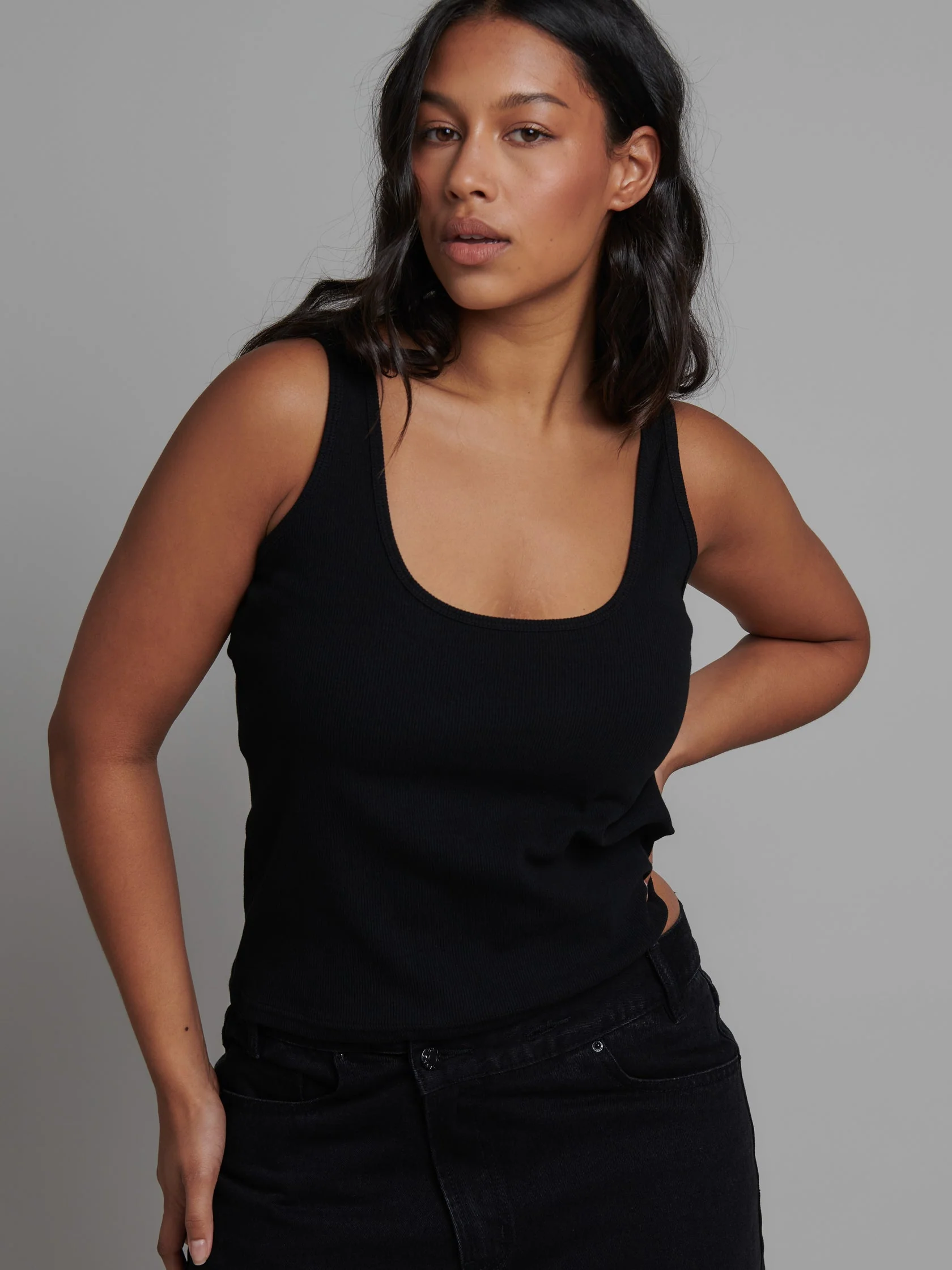 BAYSE BRAND Womens Jordy Tank - Black - Image 4