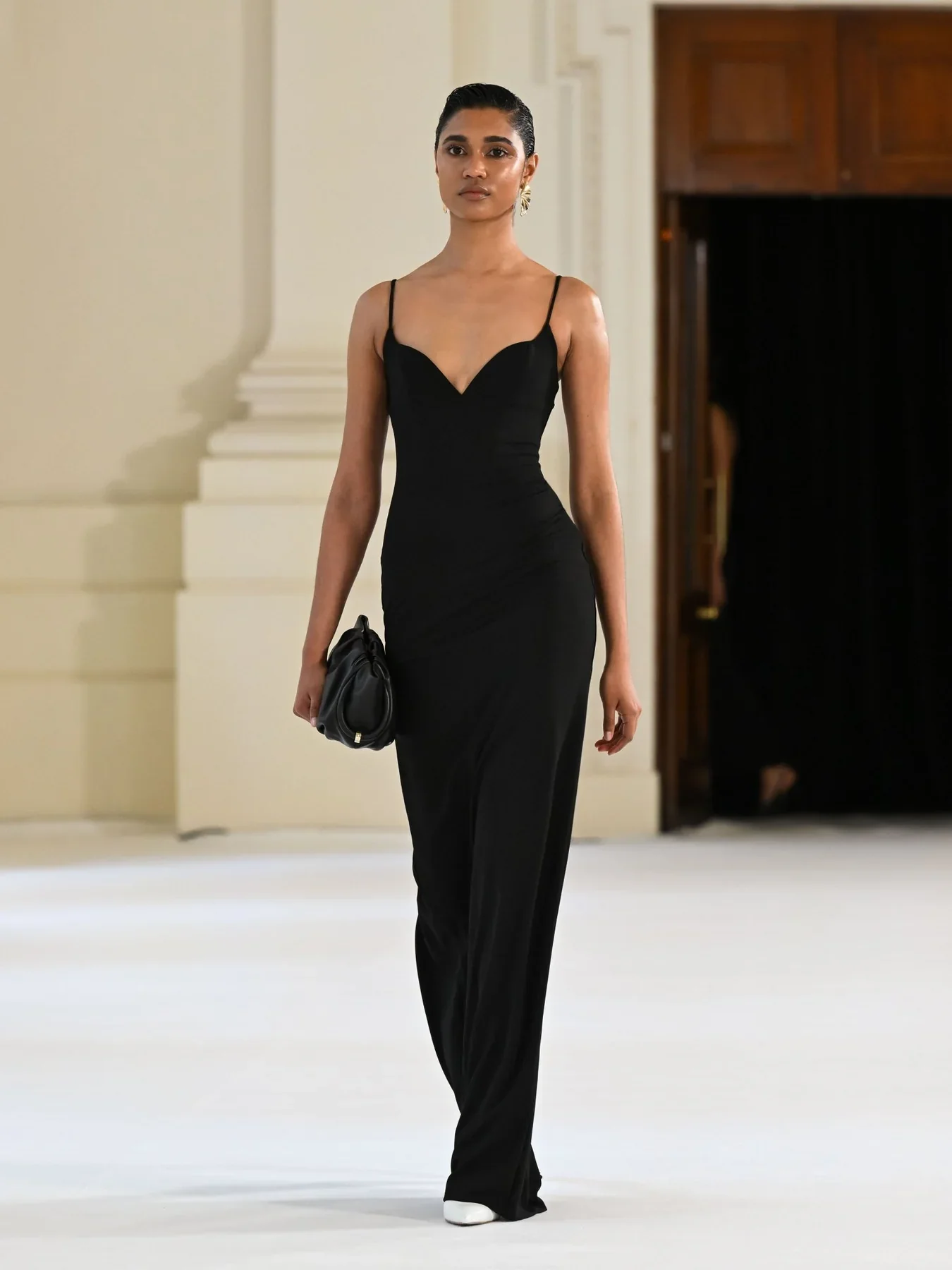 EFFIE KATS Womens Azura Gown in Black - Image 6