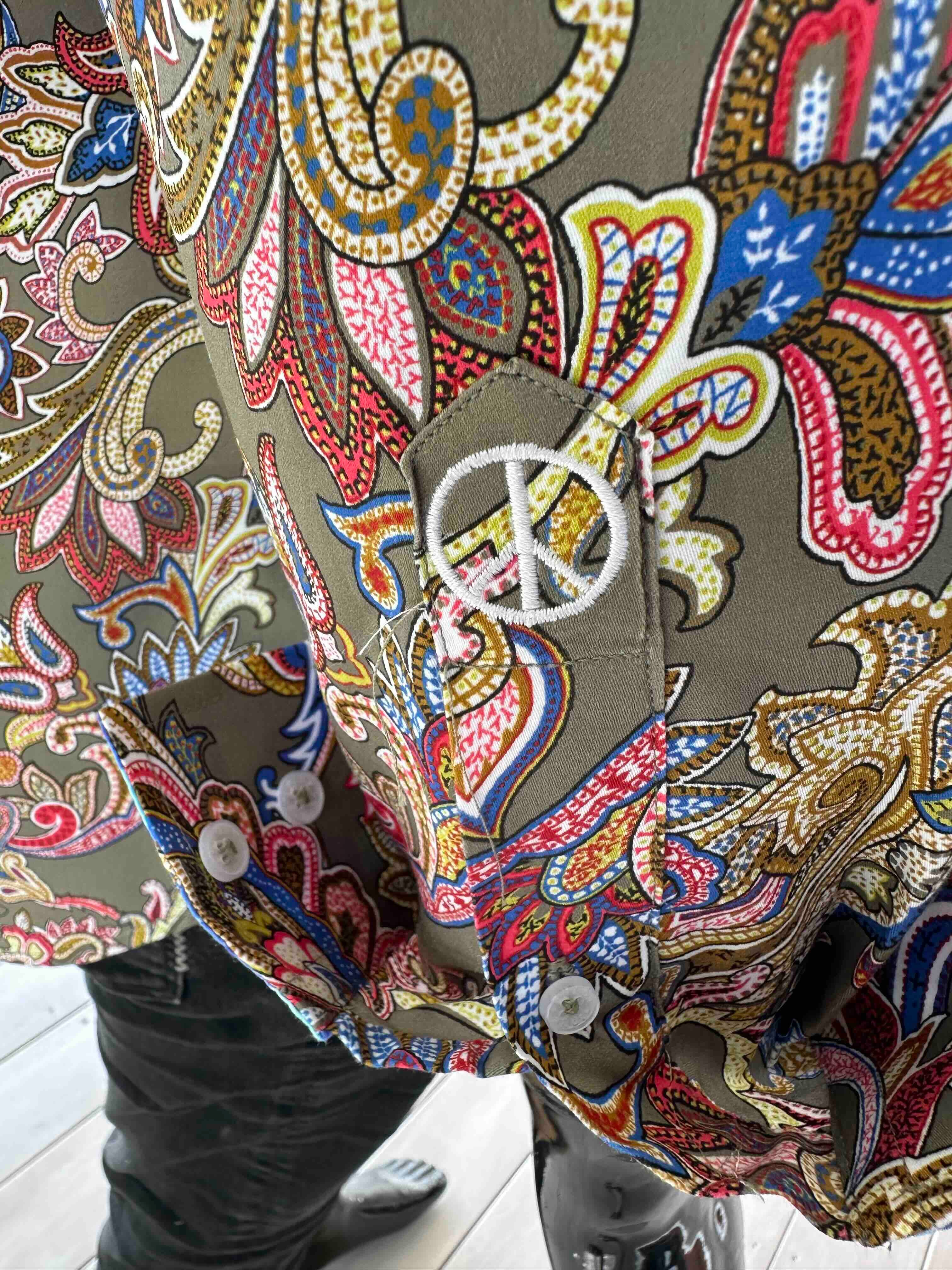 ENGLISH LAUNDRY Mens Villa Long Sleeve Shirt in Jungle Paisley - Image 15