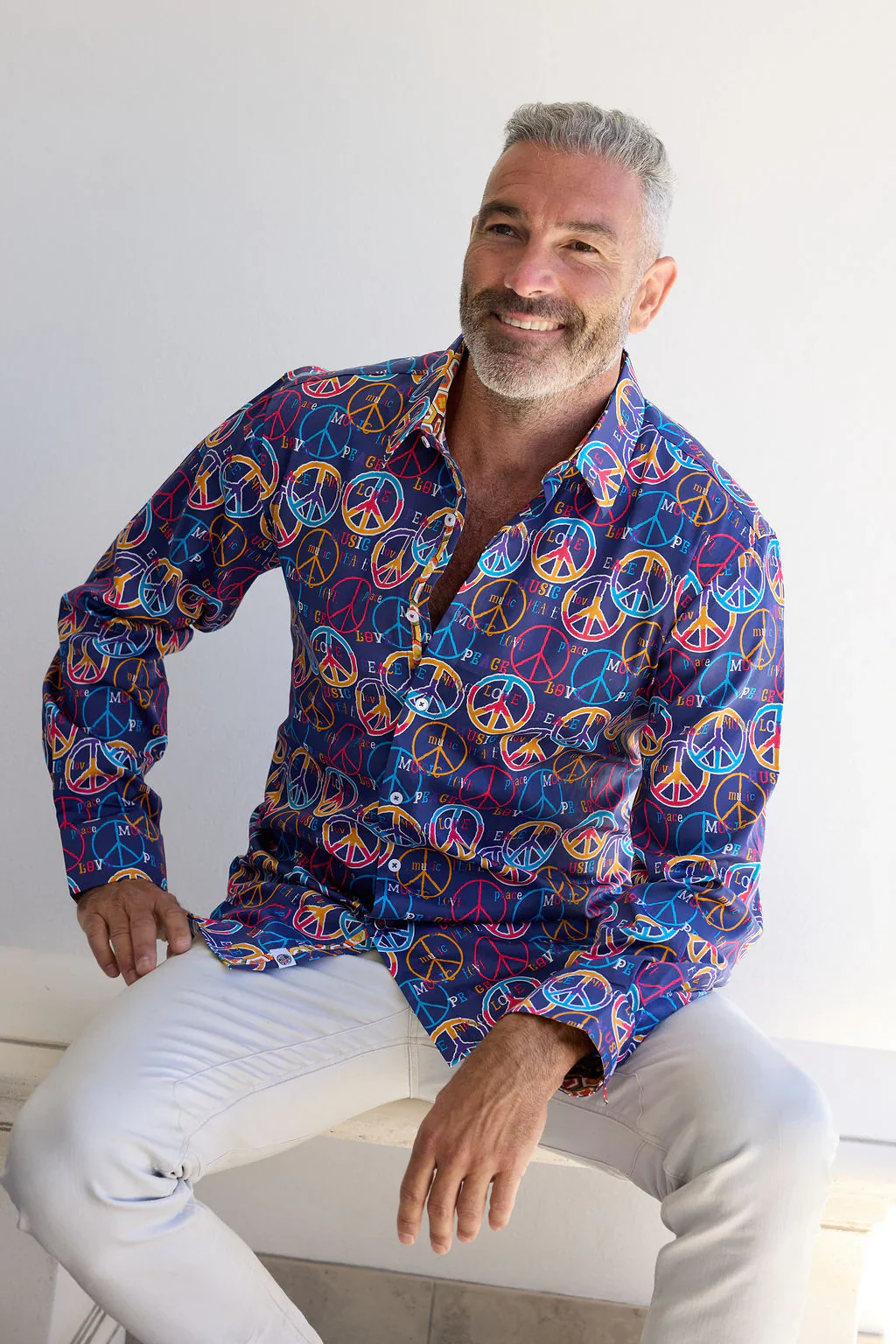 ENGLISH LAUNDRY Mens Wembly Long Sleeve Shirt in Peace Print - Image 3