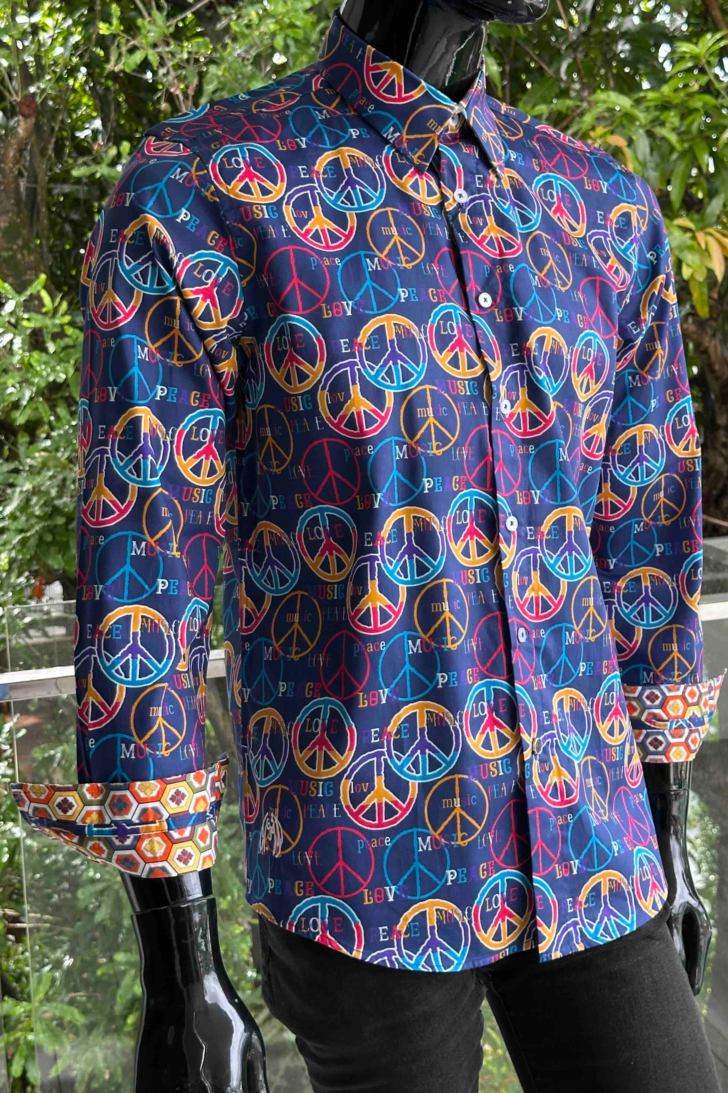 ENGLISH LAUNDRY Mens Wembly Long Sleeve Shirt in Peace Print - Image 9
