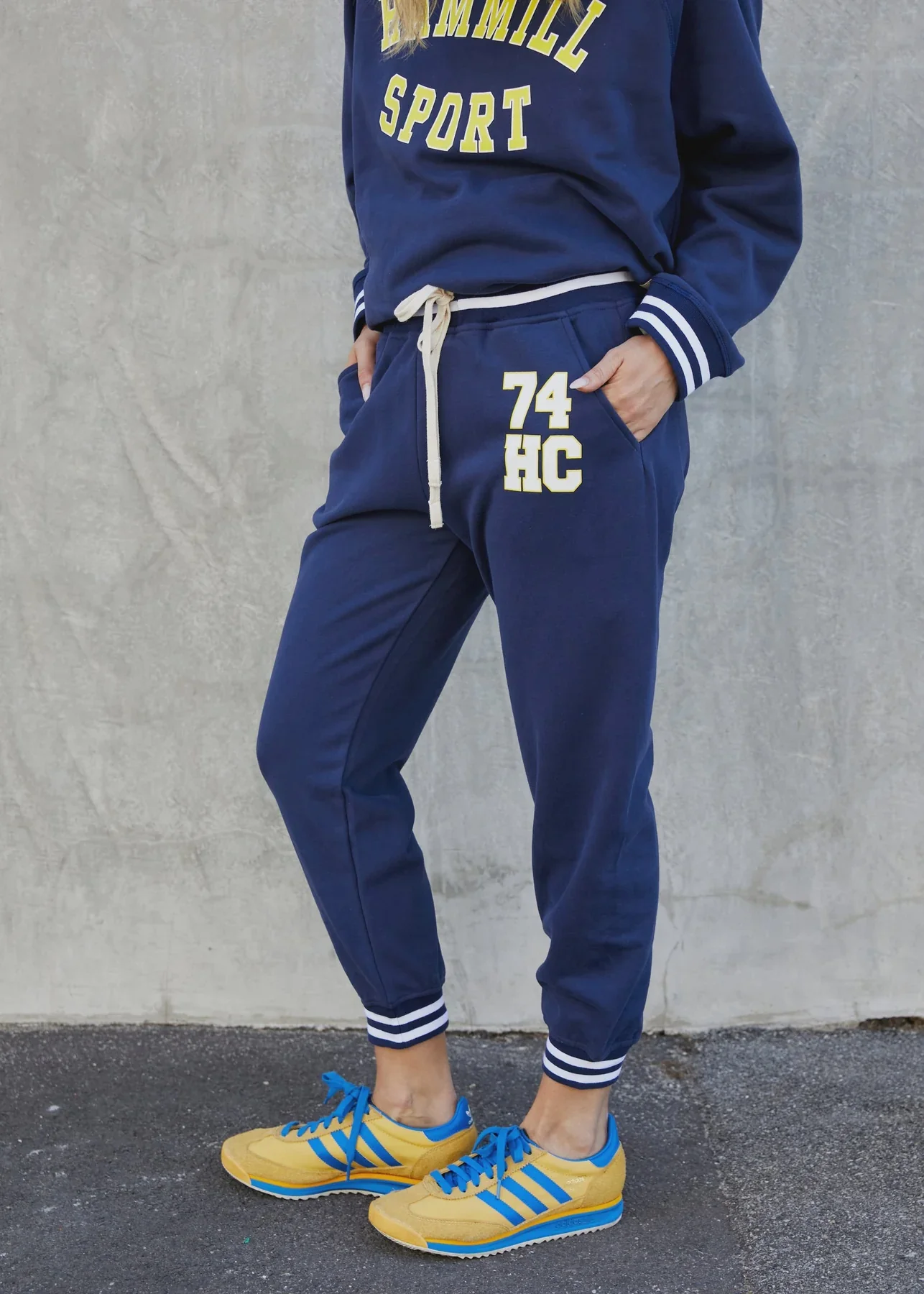 HAMMILL & CO Womens 74 Hammill Sport Track Pants in Navy