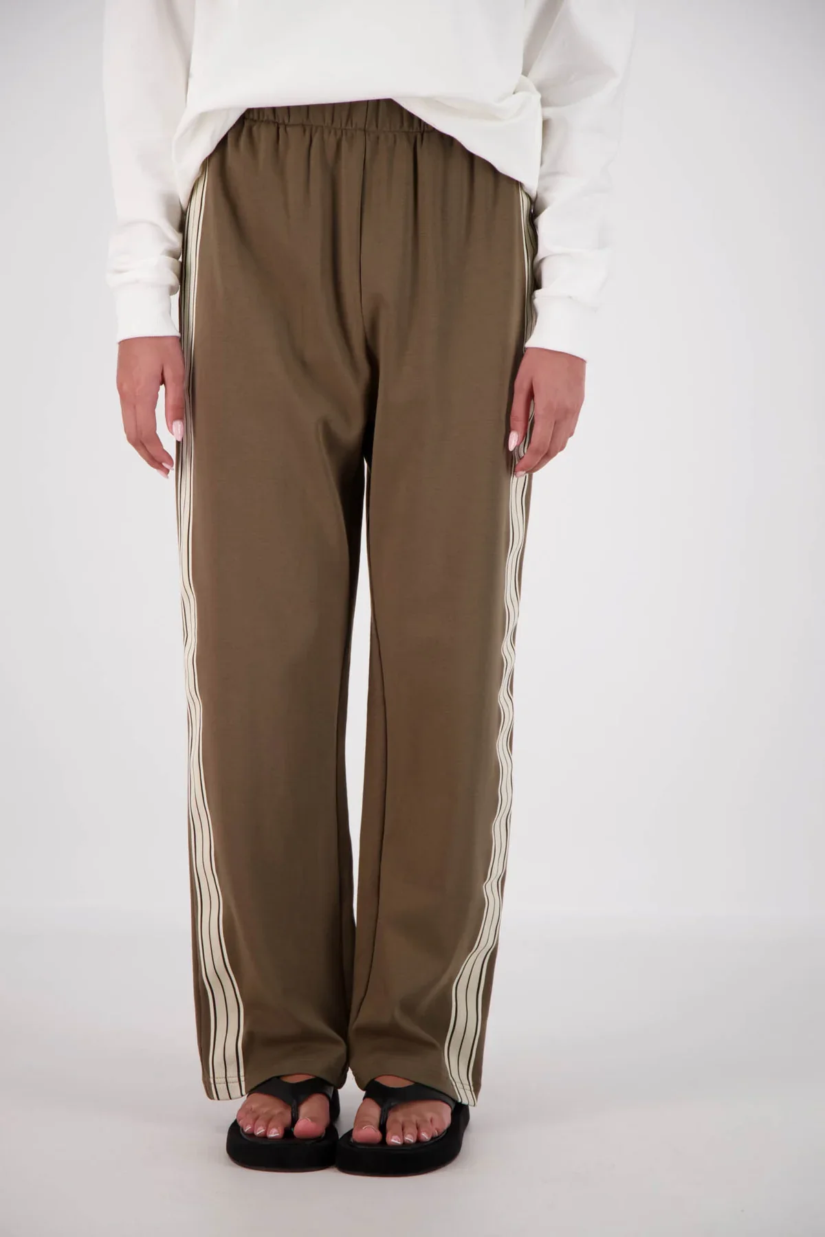 JASMINE ALEXA Womens Panarea Trackpants Olive - Image 9