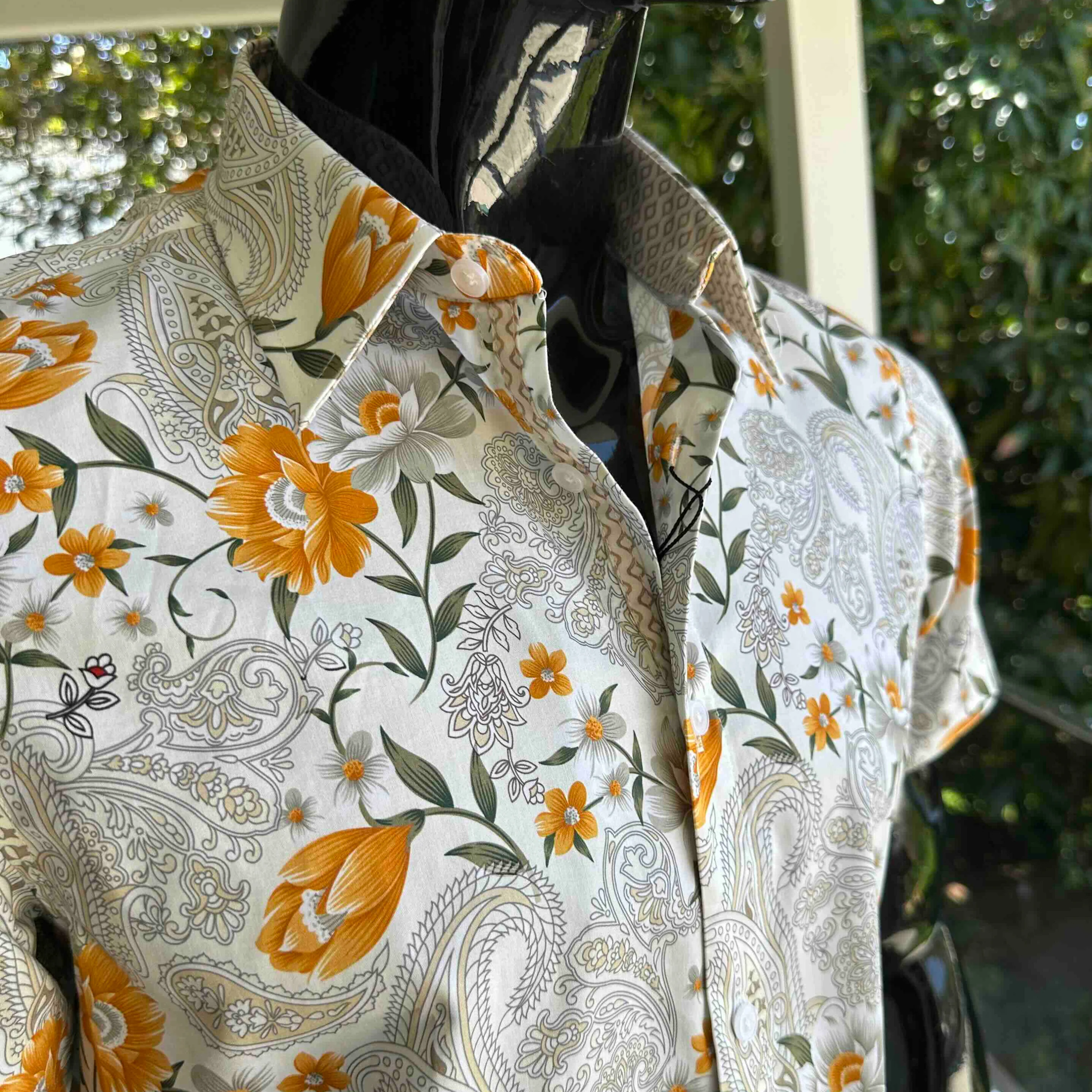 JOHN LENNON Mens Lewes Short Sleeve Paisley Shirt in Amber - Image 11