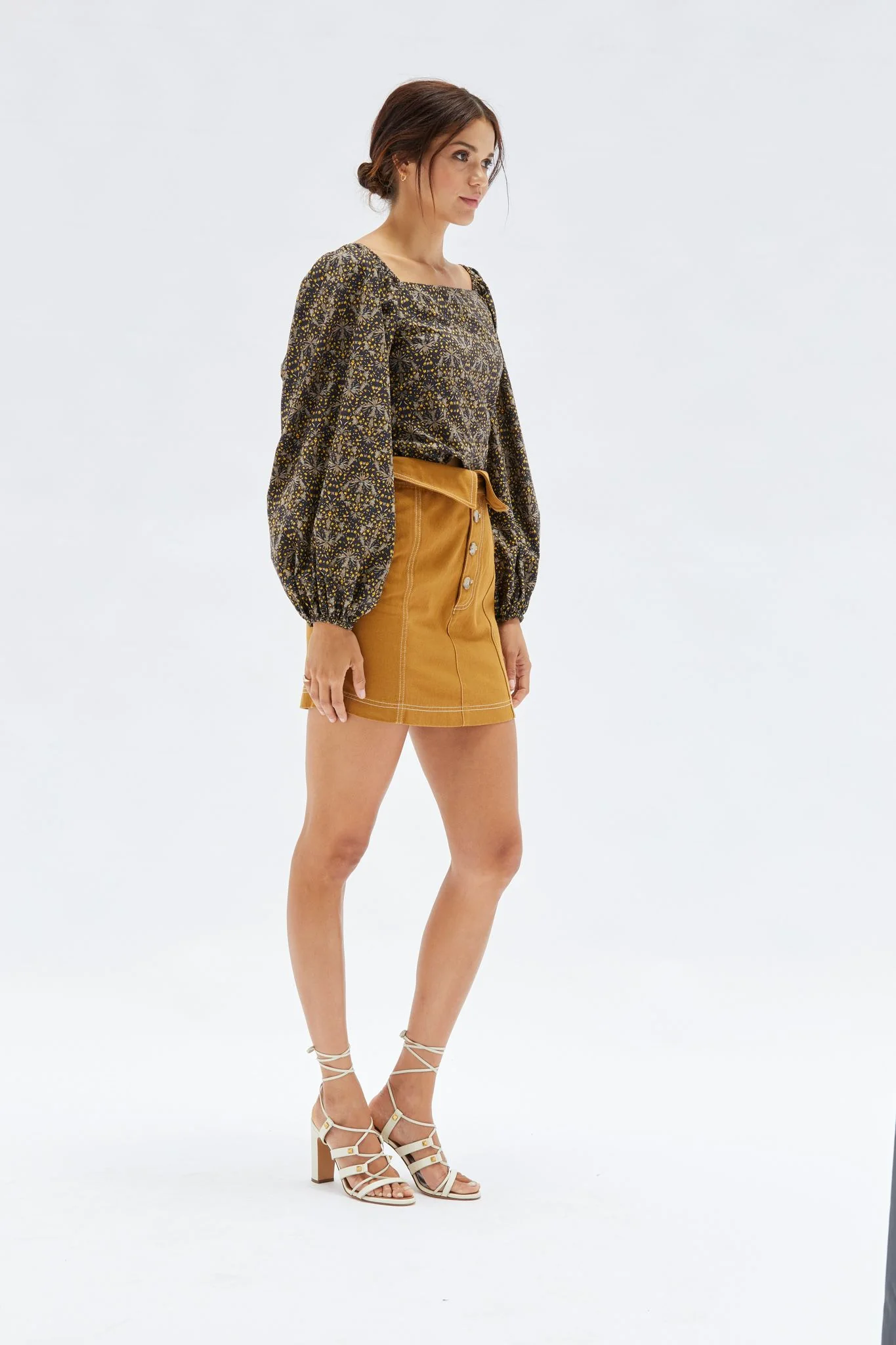 MINKPINK Womens Yasamin Puff Sleeve Top - Black/Gold - Image 5