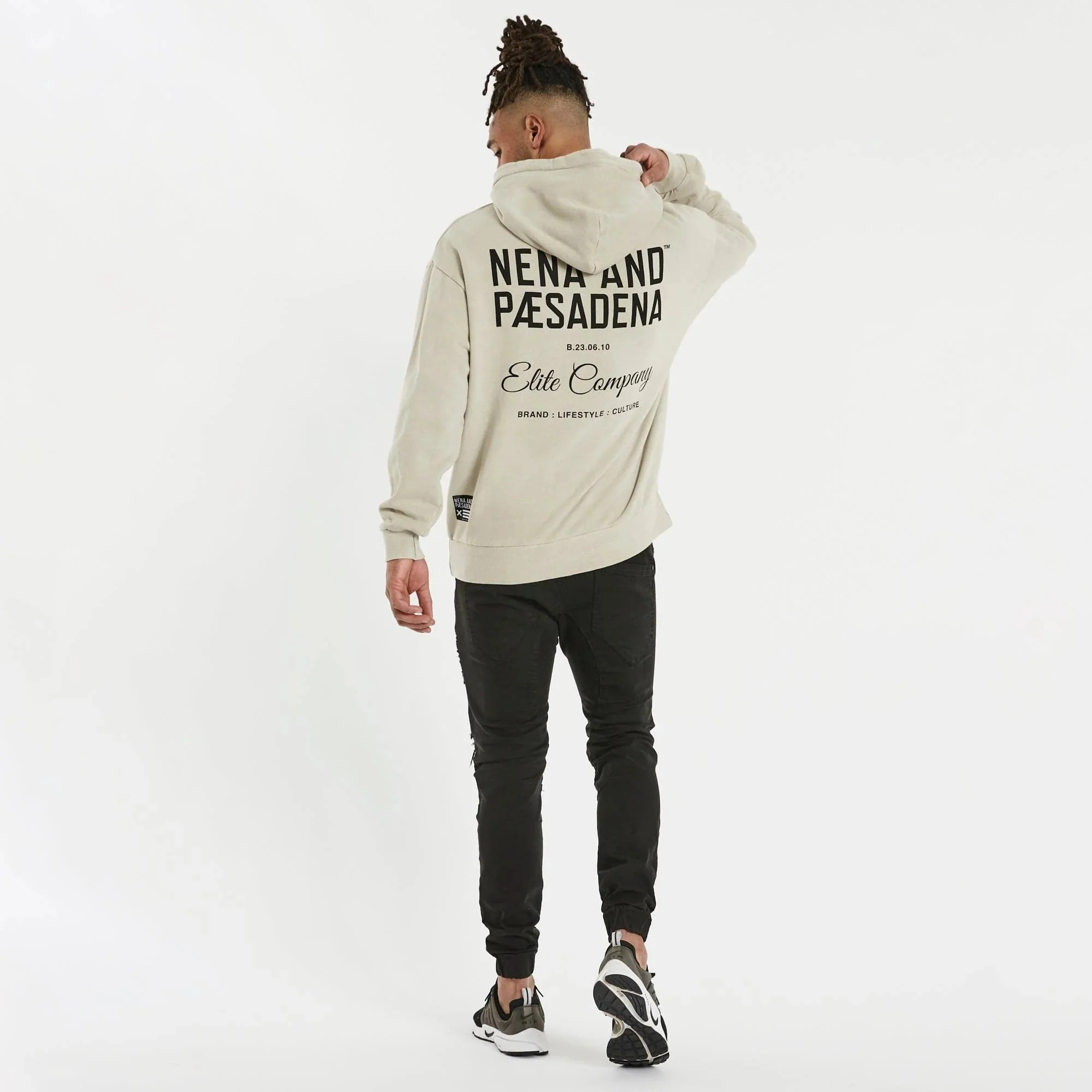 NENA PASADENA Mens Elite Co. Relaxed Hooded Sweater Pigment Sand - Image 4