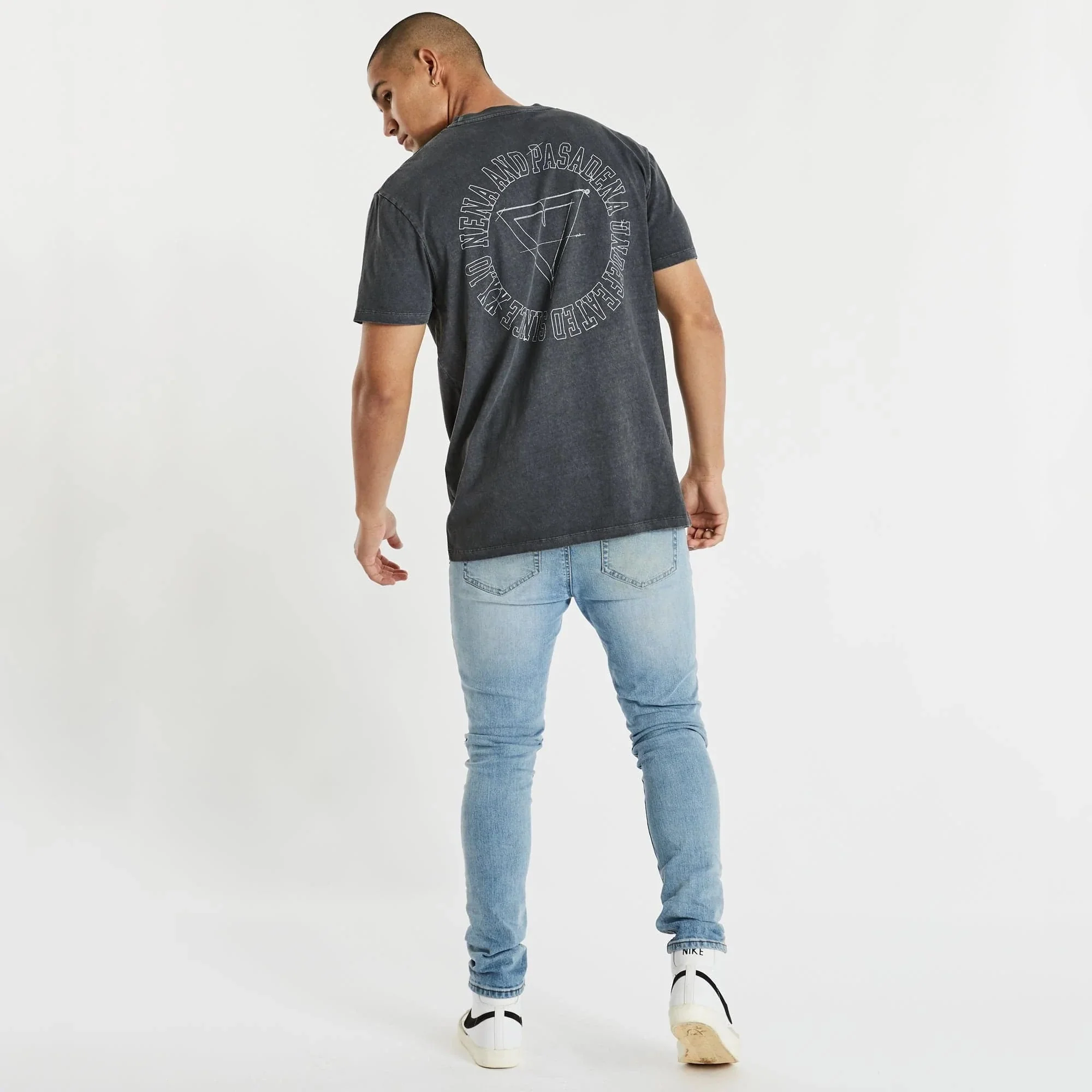 NENA & PASADENA Mens Mansion Relaxed Tee Shirt Pigment Asphalt - Image 7