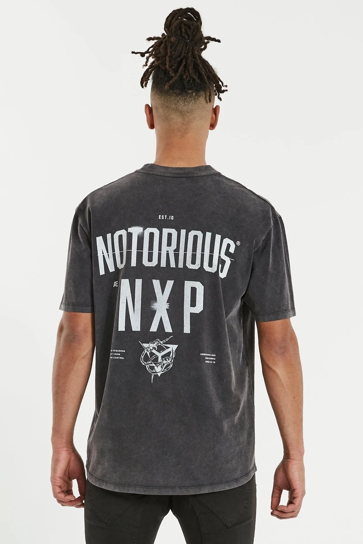 NENA PASADENA Mens Notorious Box Fit Scoop Back Tee Shirt Mineral Black
