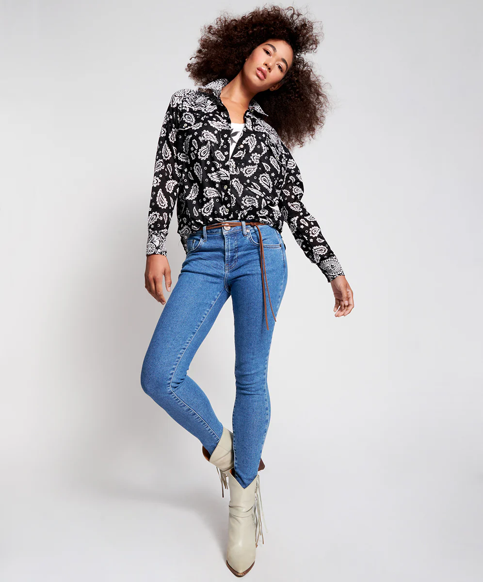 OneTeaspoon WOMENS HAND BATIK PAISLEY WESTERN SHIRT - BLACK PAISLEY - Image 2