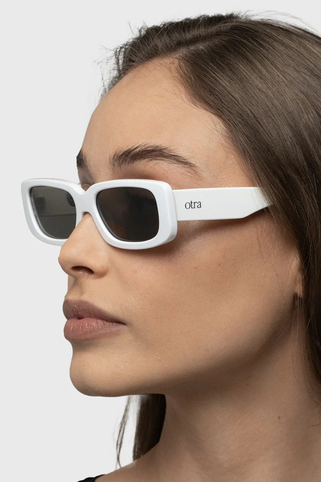 OTRA EYEWEAR Sunny Sunglasses - White/ Smoke - Image 2