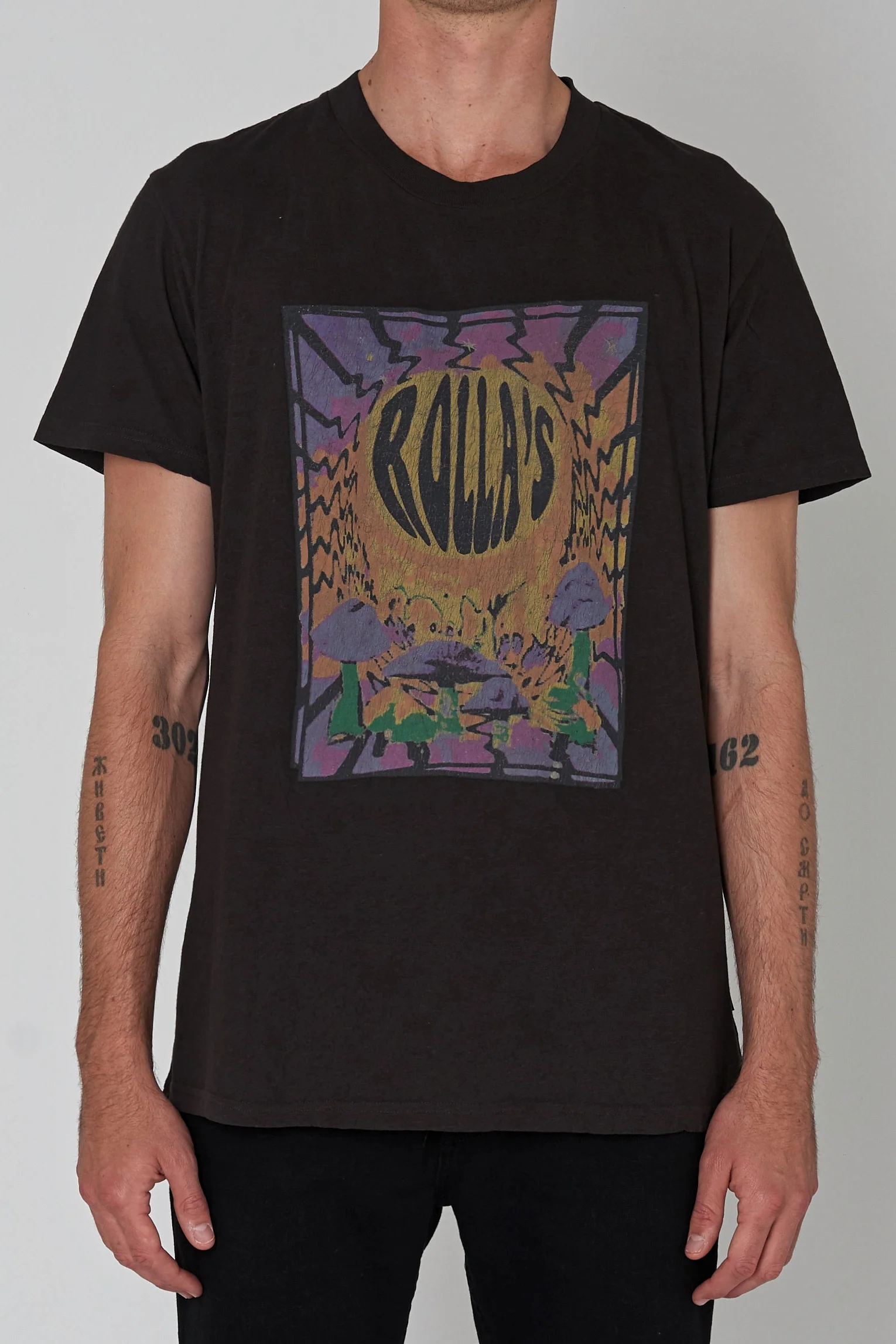 ROLLAS Mens Trippin Tee - Washed Black