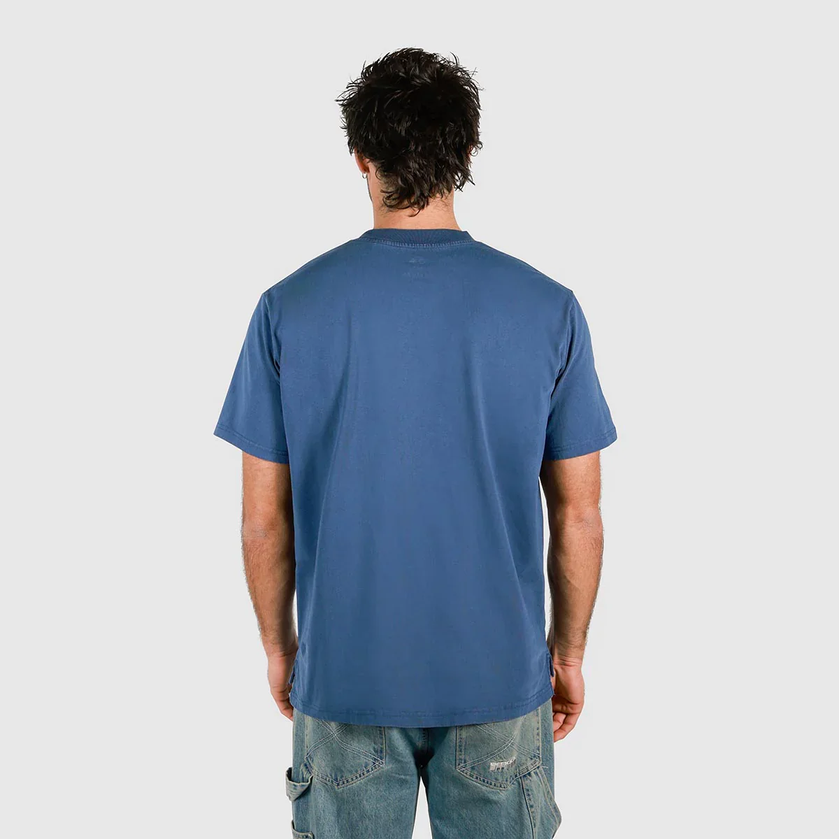 SKWOSH CLUB Mens Yeah Nah Slang Tee in Navy - Image 5