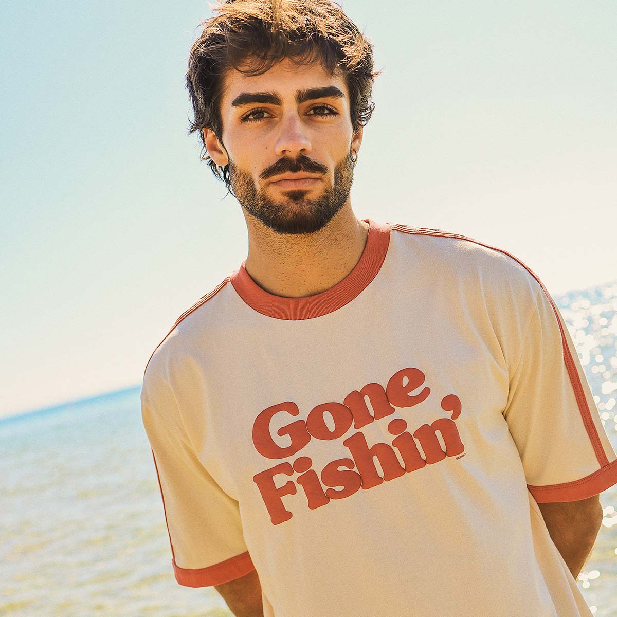 SKWOSH Mens Gone Fishin' Boxy Ringer Tee in Off White - Image 16