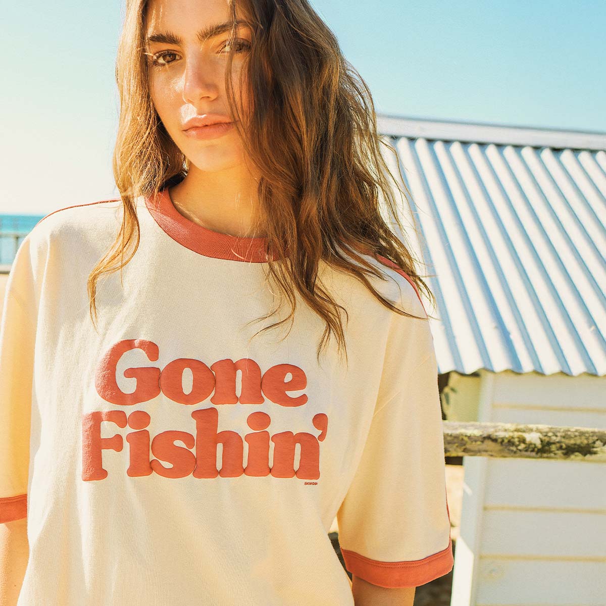 SKWOSH Mens Gone Fishin' Boxy Ringer Tee in Off White - Image 19