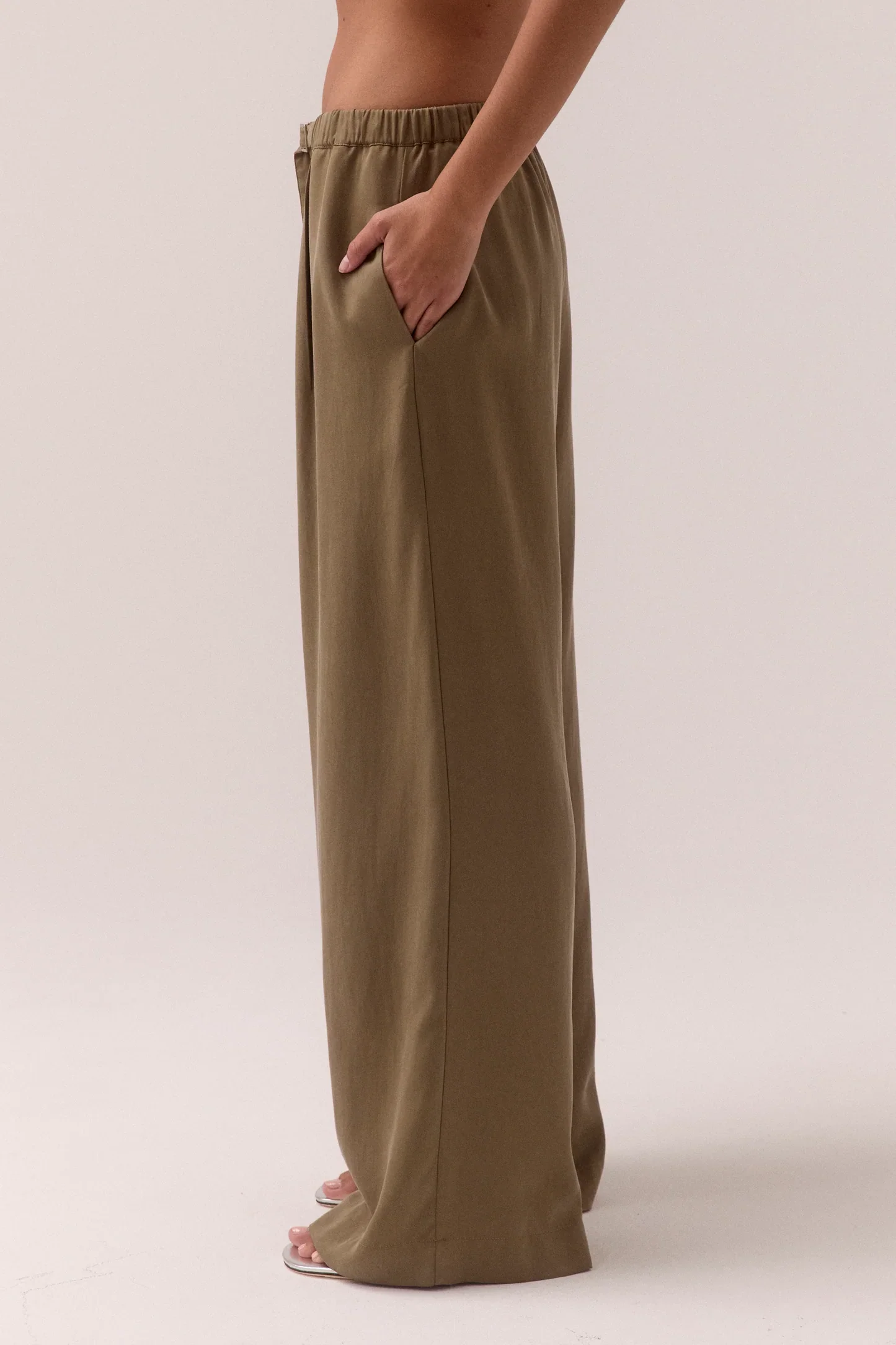 SOVERE Womens Espy Pants in Olive - Image 3