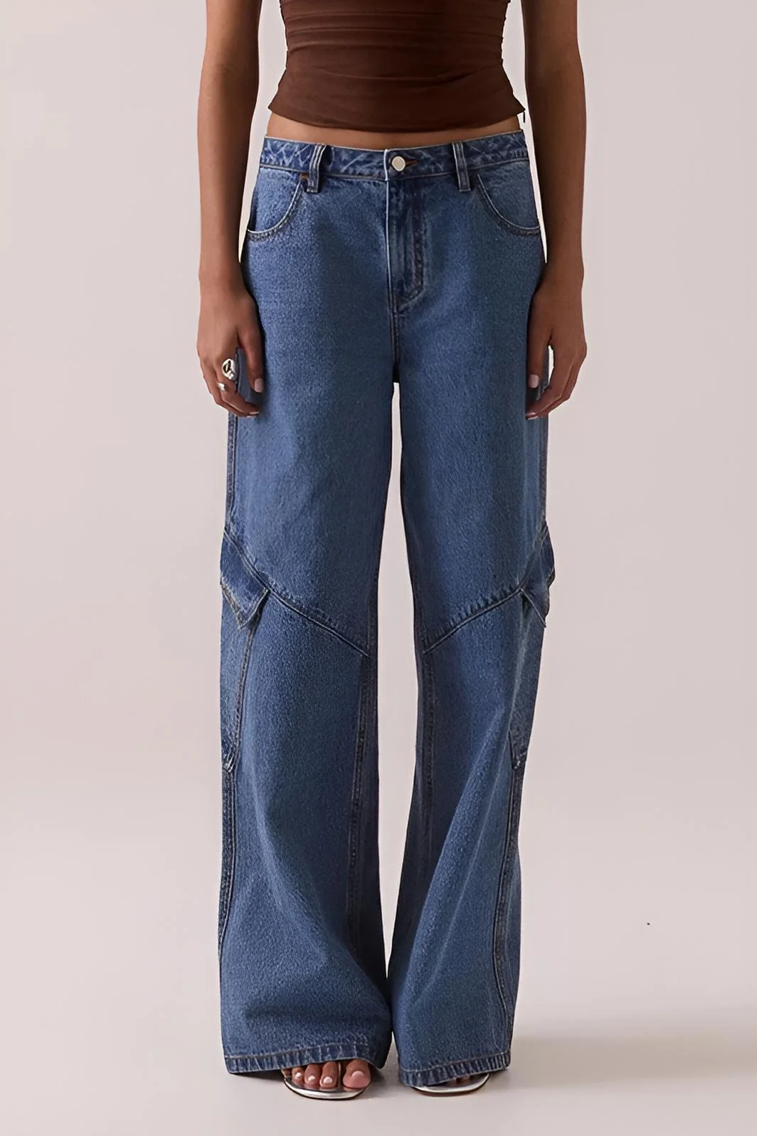 SOVERE Womens Everett Cargo Jean in Worn Blue