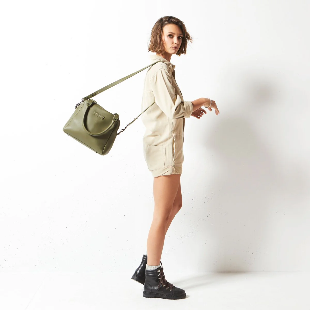 Status Anxiety WOMENS LAST MOUNTAINS LEATHER BAG - KHAKI - Image 12