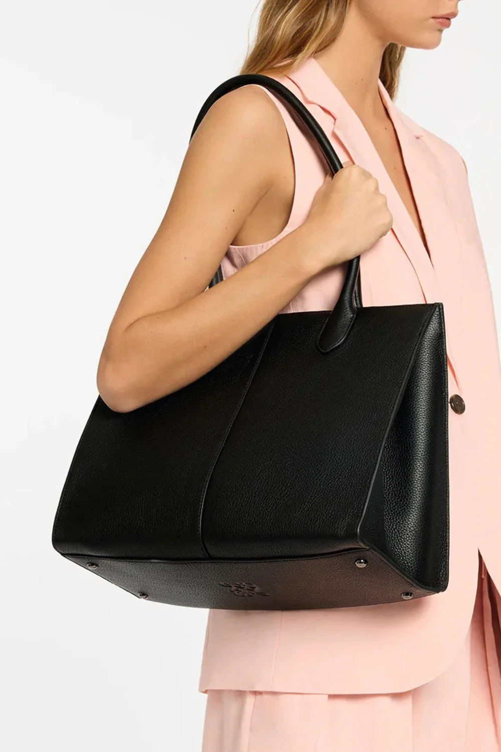 STATUS ANXIETY Womens Without Warning Leather Tote in Black