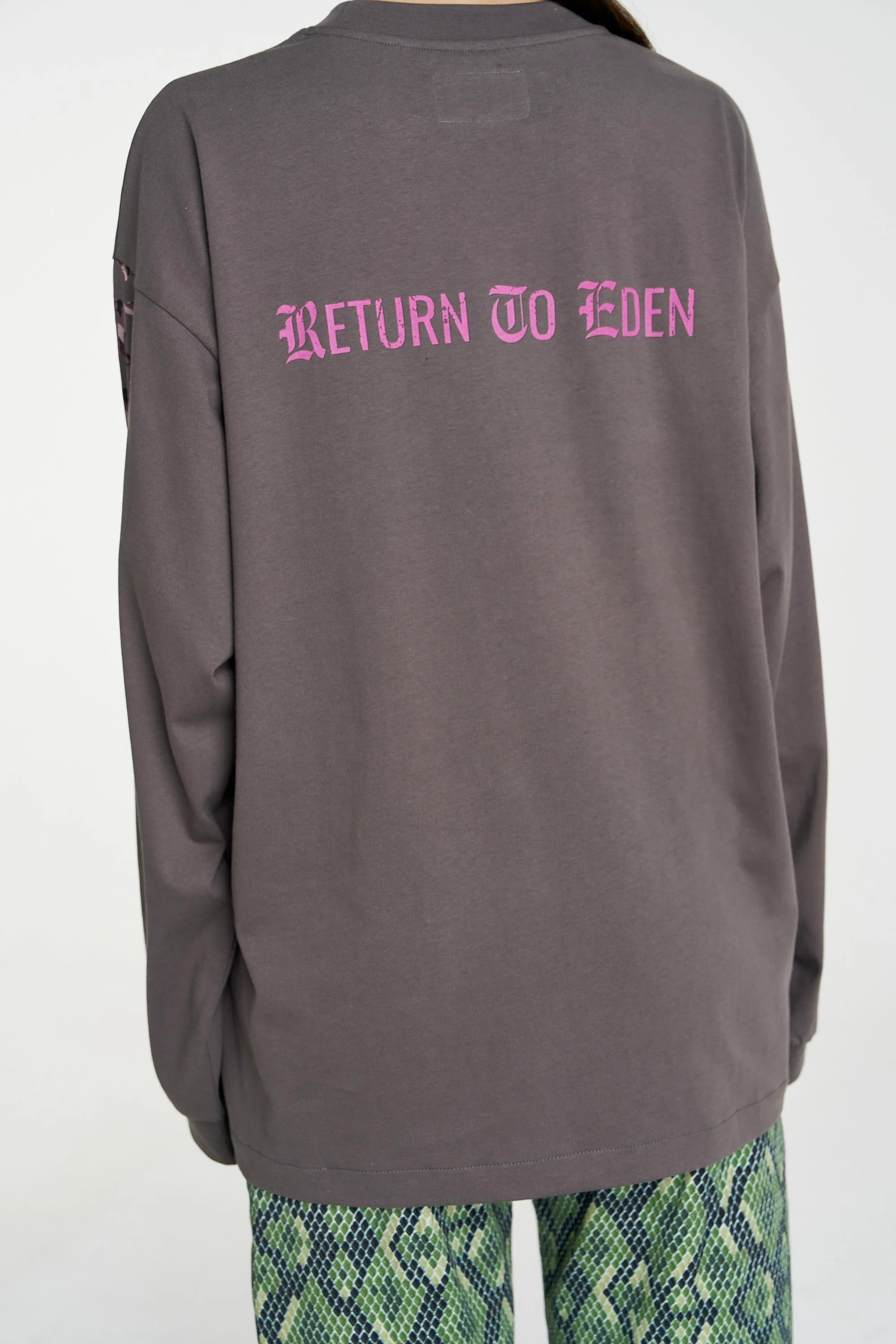 SUMMI SUMMI Womens Eden Long Sleeve Tee in Shadow - Image 7