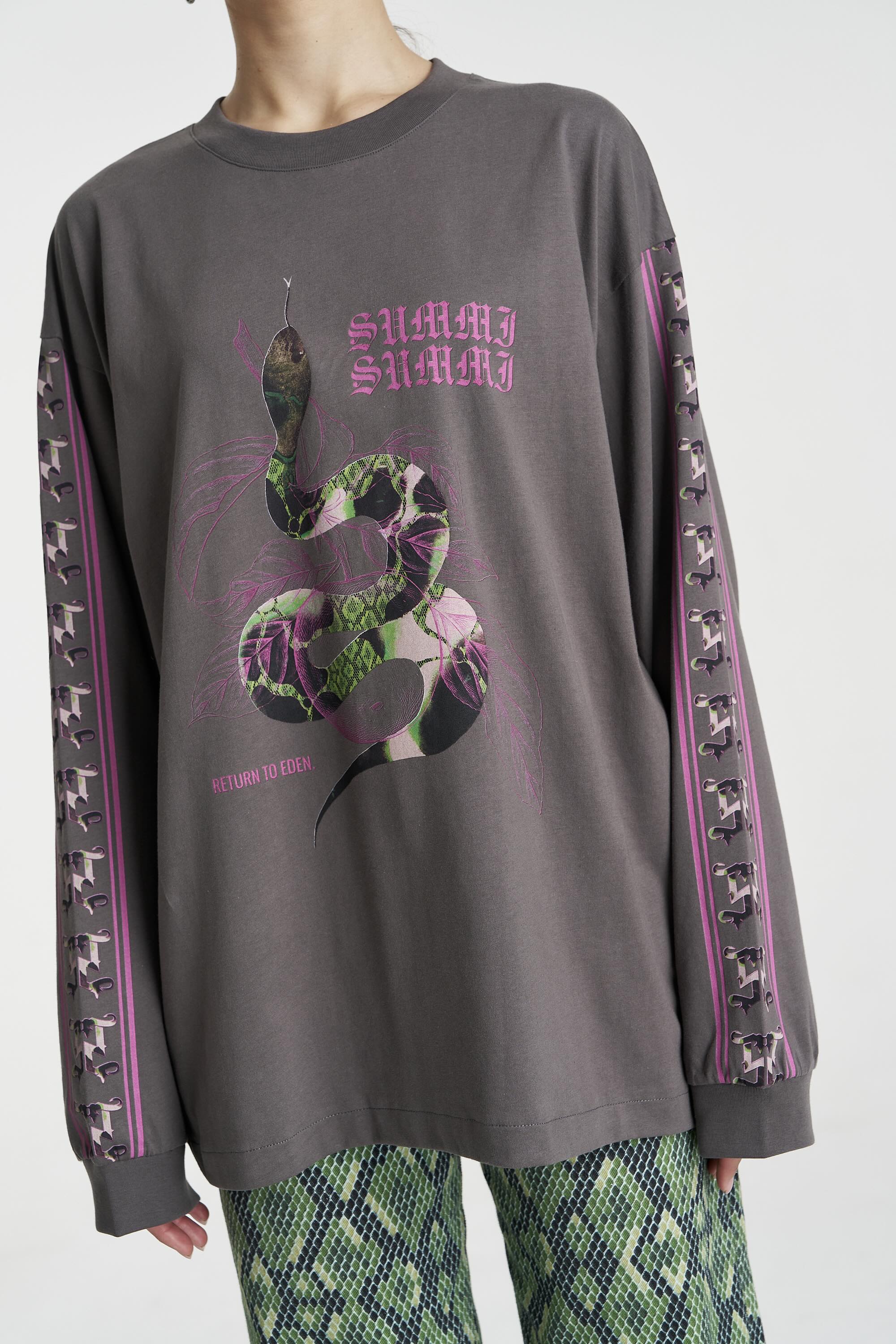 SUMMI SUMMI Womens Eden Long Sleeve Tee in Shadow - Image 9
