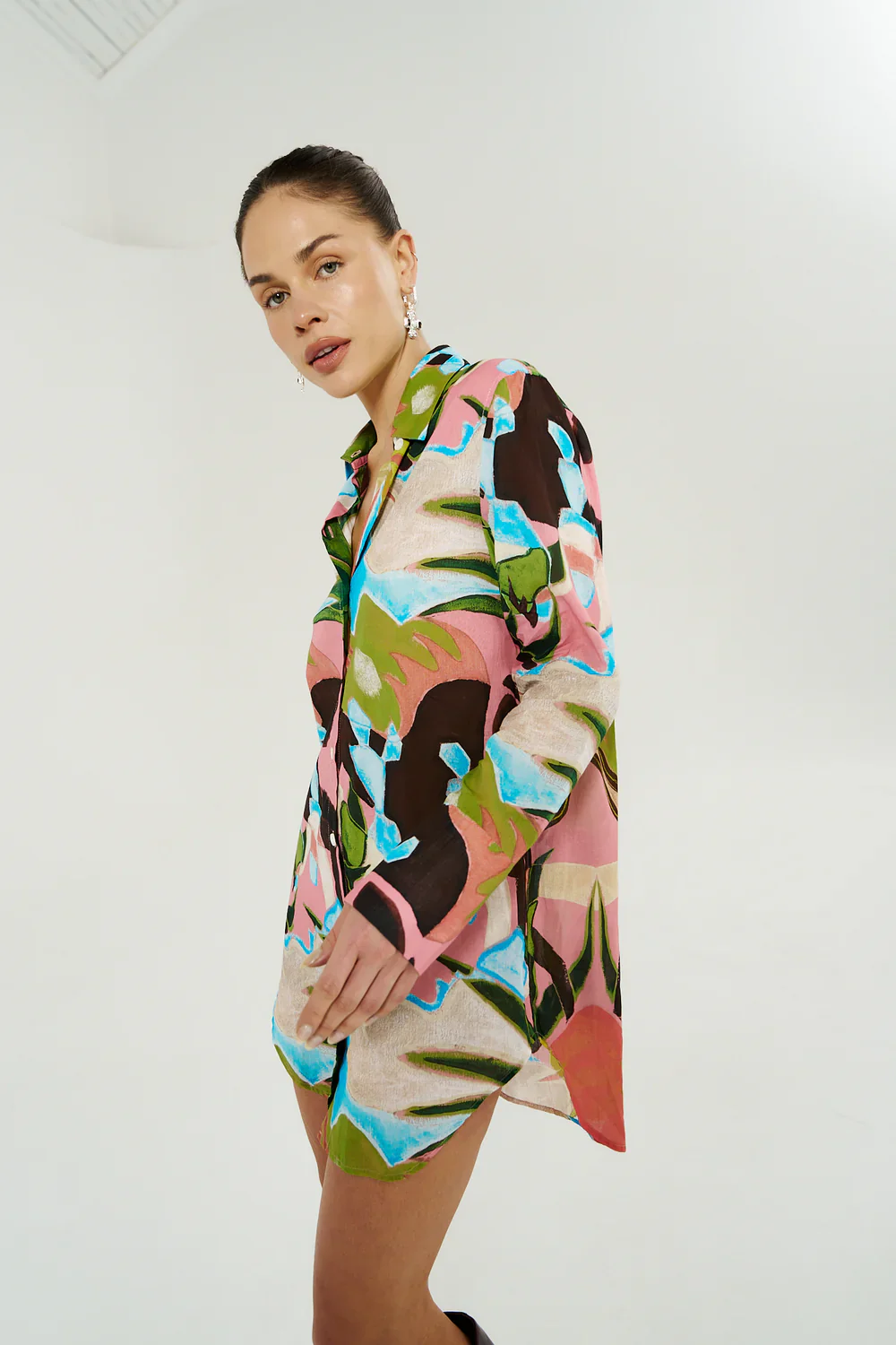 SUMMI SUMMI Womens LS Ash Shirt Dress in Wonderland Print - Image 9