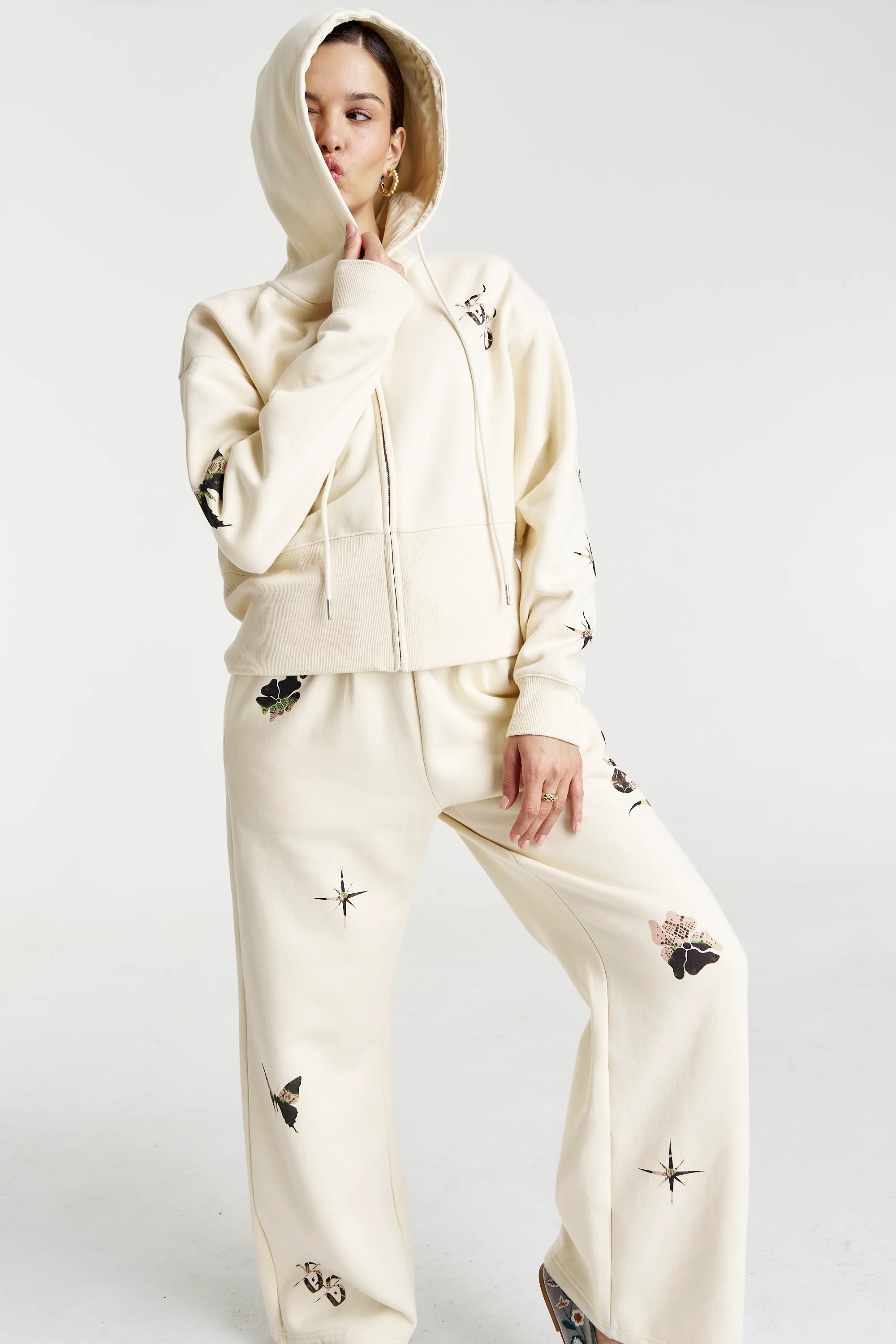 SUMMI SUMMI Womens Motif Hoodie in Vanilla - Image 13