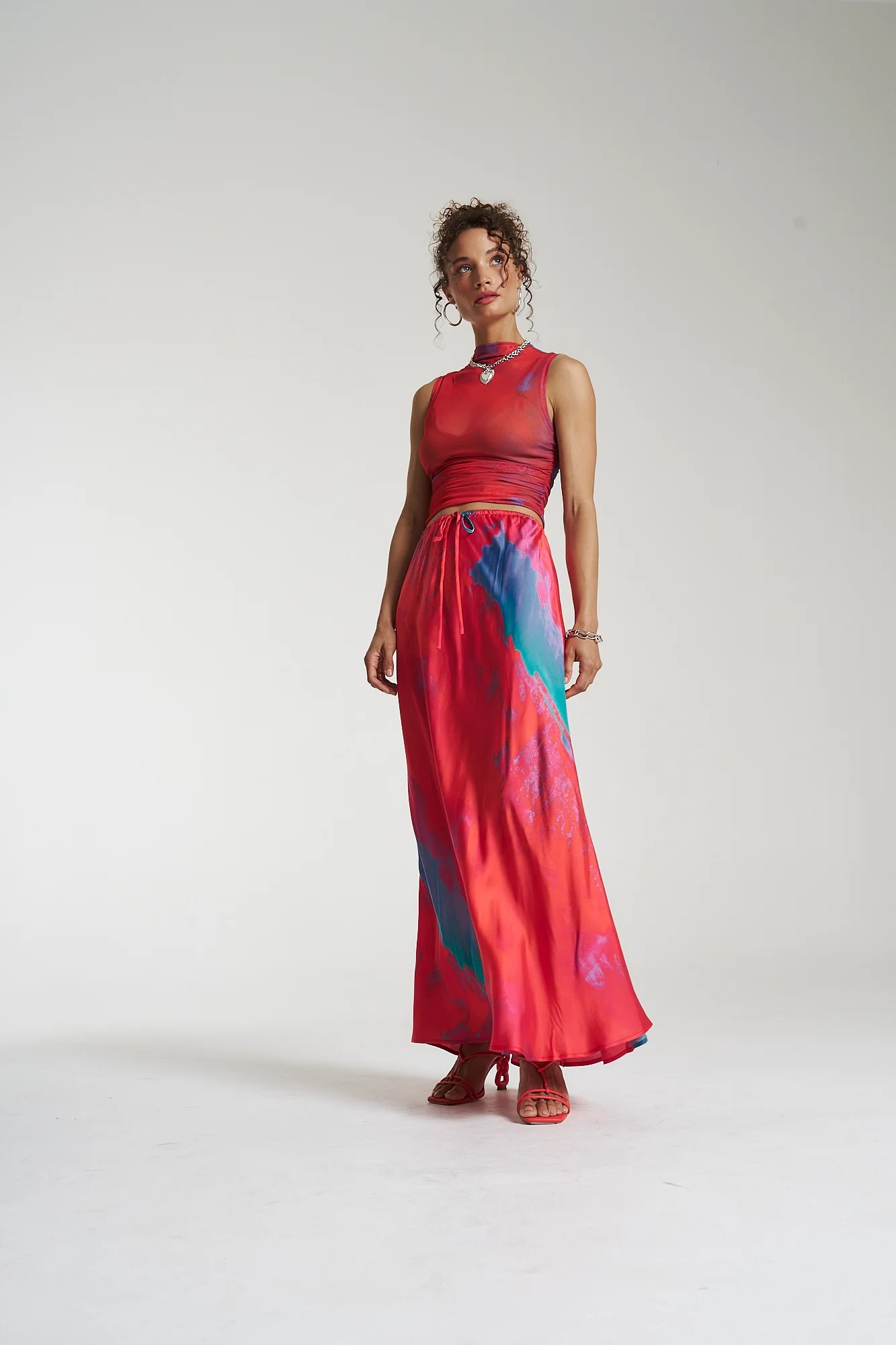 SUMMI SUMMI Womens Sig Fitted Linen Shorts - Scarlet Summi - Image 4