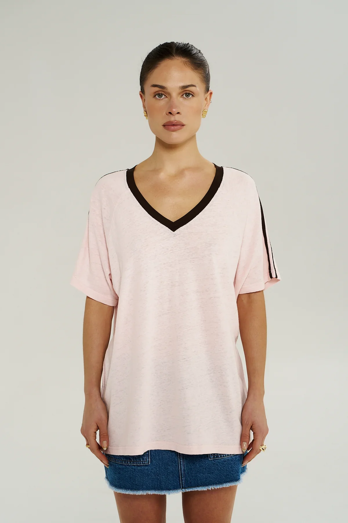 SUMMI SUMMI Womens V Neck Jersey Tee in Dusty Rose - Image 2