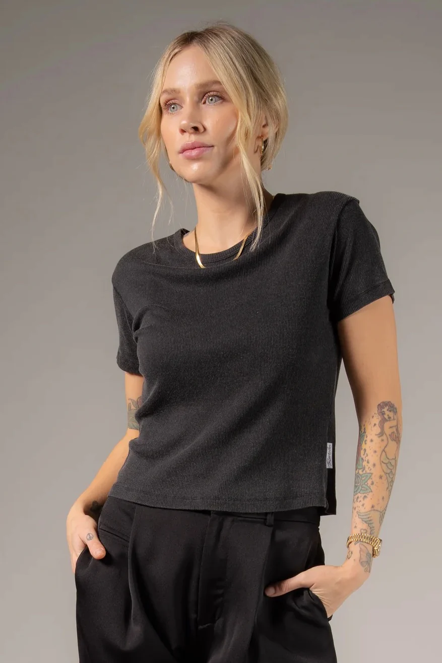 THE LAUNDRY ROOM Womens Essentials Baby Tee in Black Snow